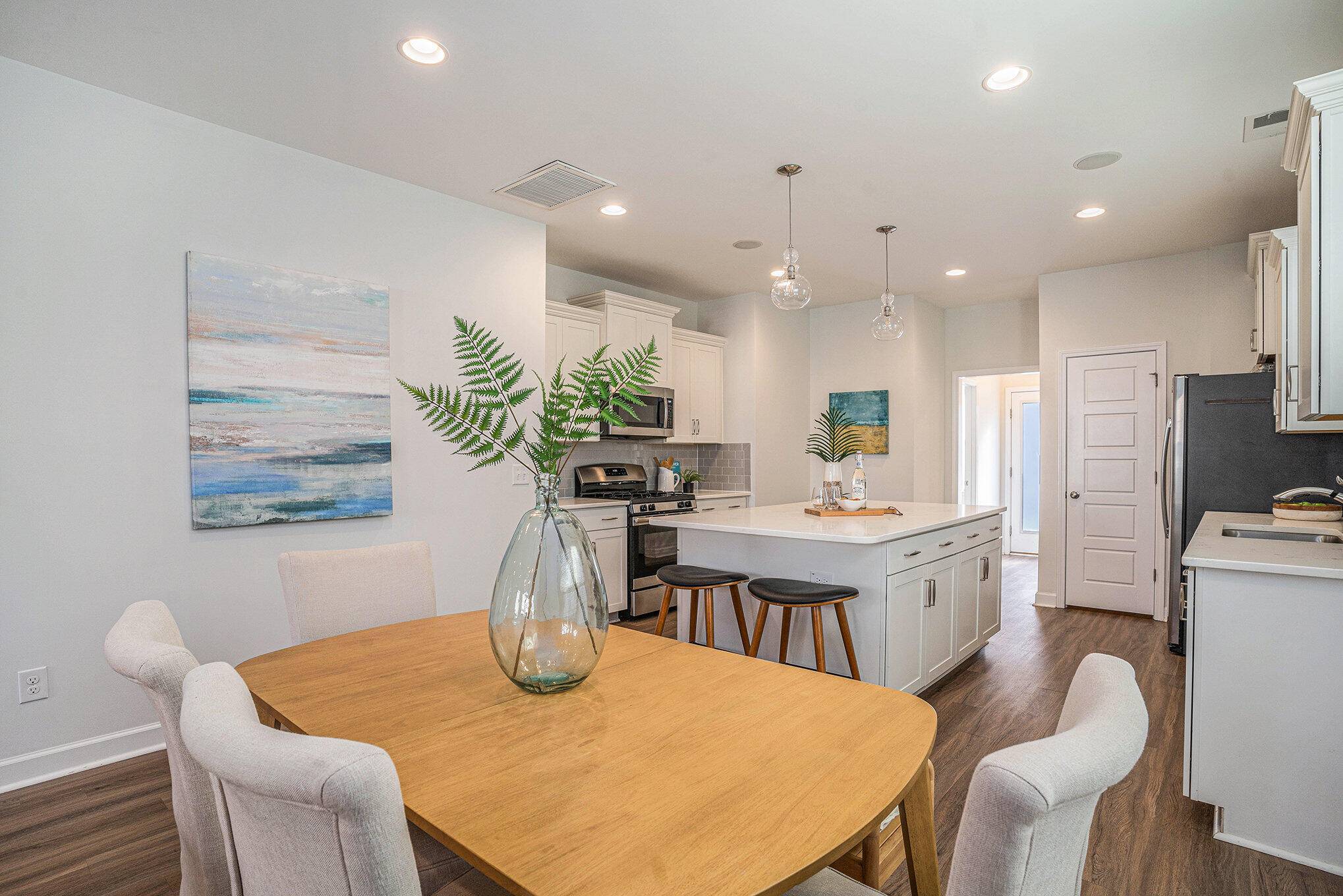 Johns Island, SC 29455,1672 Emmets Rd