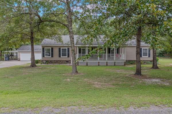 282 Hickory Oaks Ln, Cross, SC 29436