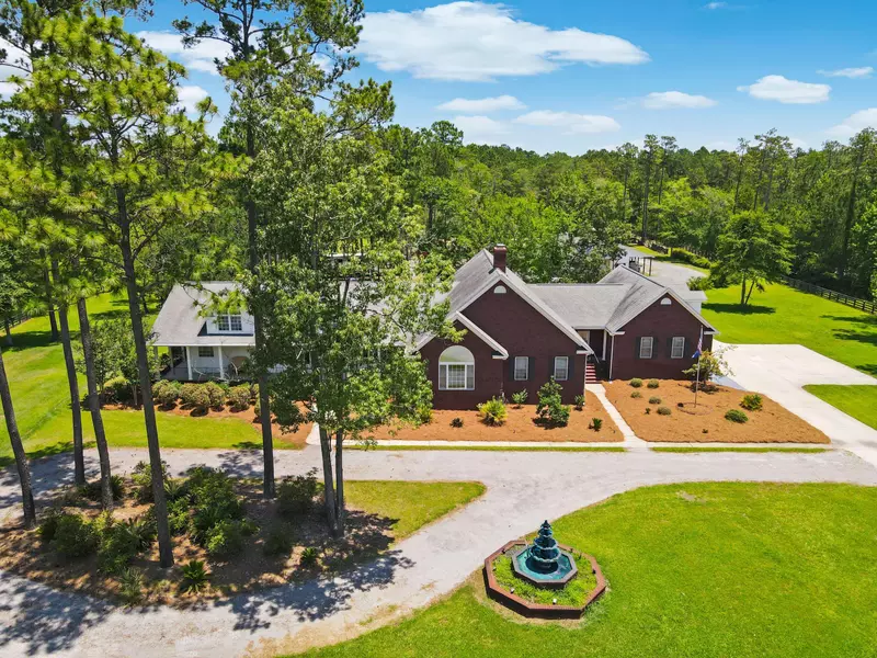 1426 Sc-45, Mcclellanville, SC 29458