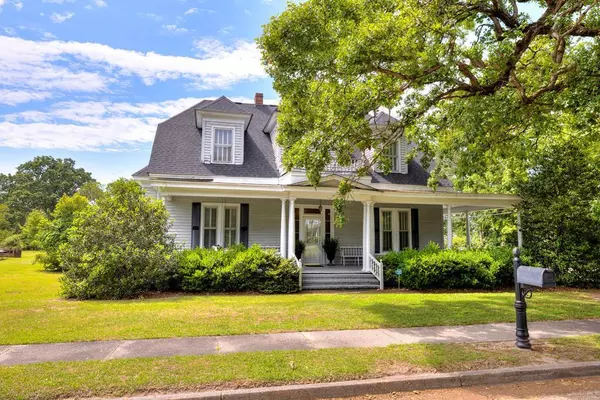 Summerton, SC 29148,10 Briggs St