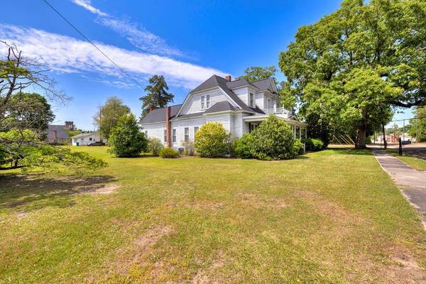 10 Briggs St, Summerton, SC 29148