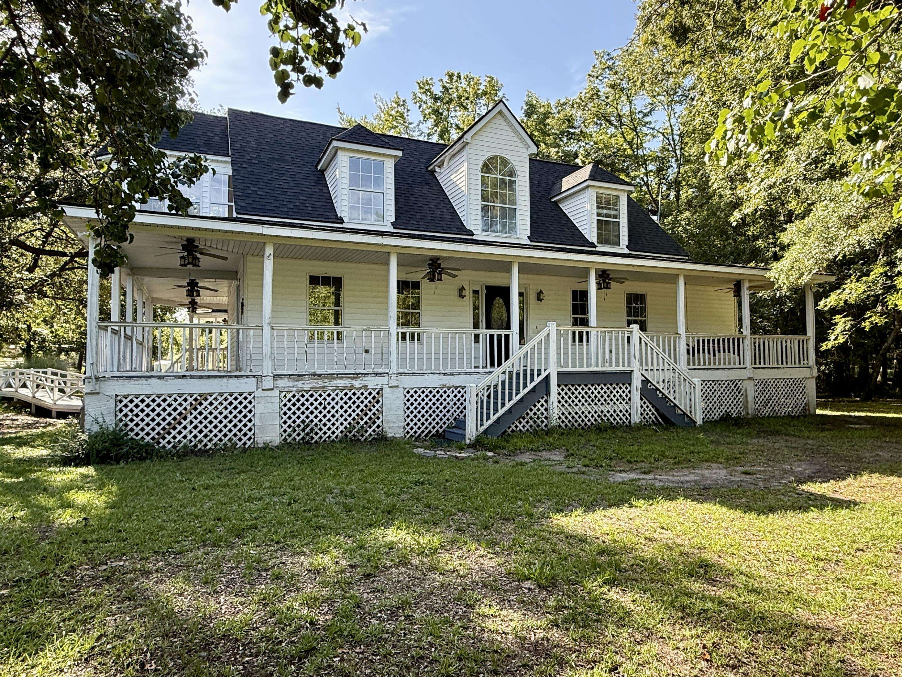 138 Waddell Ln, Ridgeville, SC 29472