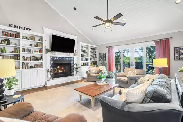 Charleston, SC 29412,562 Water Turkey Retreat