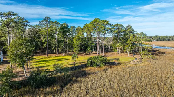 Edisto Island, SC 29438,4 Creek Point Ln