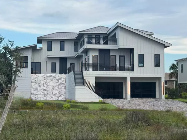 35 W 9th Street Ext, Folly Beach, SC 29439
