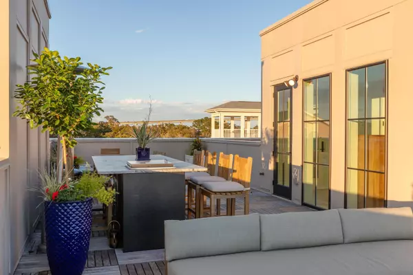 Daniel Island, SC 29492,502 Helmsman St