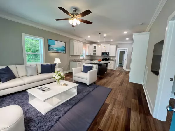 Saint George, SC 29477,321 S Parler Ave