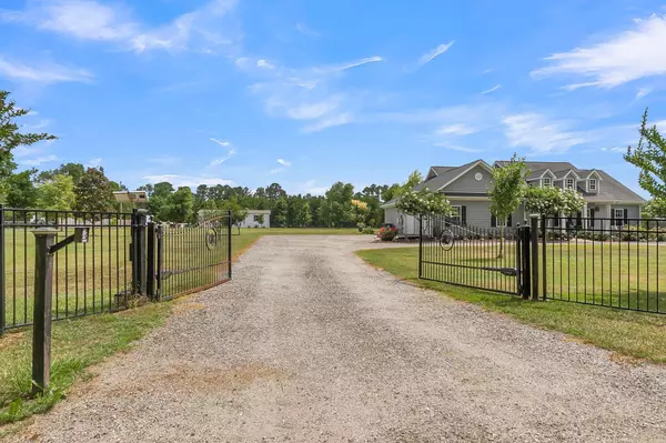 Ridgeville, SC 29472,683 Campbell Rd
