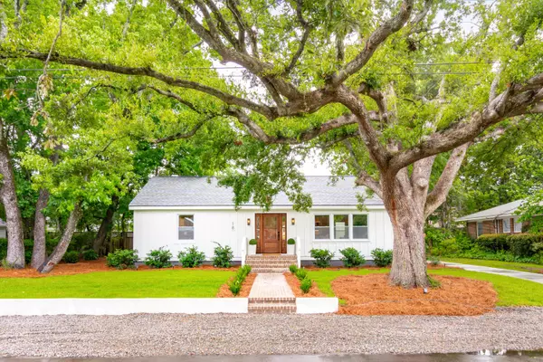 18 Lord Ashley Dr, Charleston, SC 29407