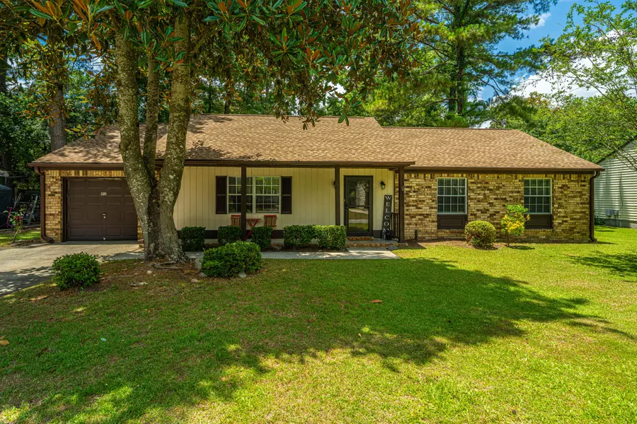 413 Crestwood Dr, Summerville, SC 29483