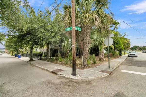 Charleston, SC 29403,66 Cooper St