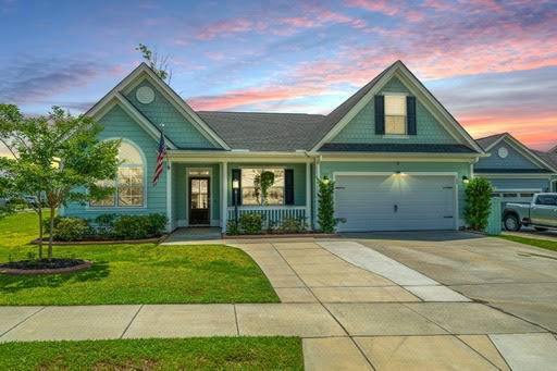 100 Barbour Ct, Moncks Corner, SC 29461