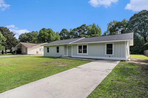 108 Tall Spruce Dr, Moncks Corner, SC 29461