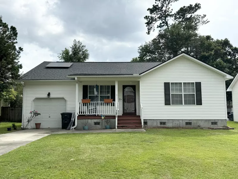 121 Apache Dr, Summerville, SC 29483