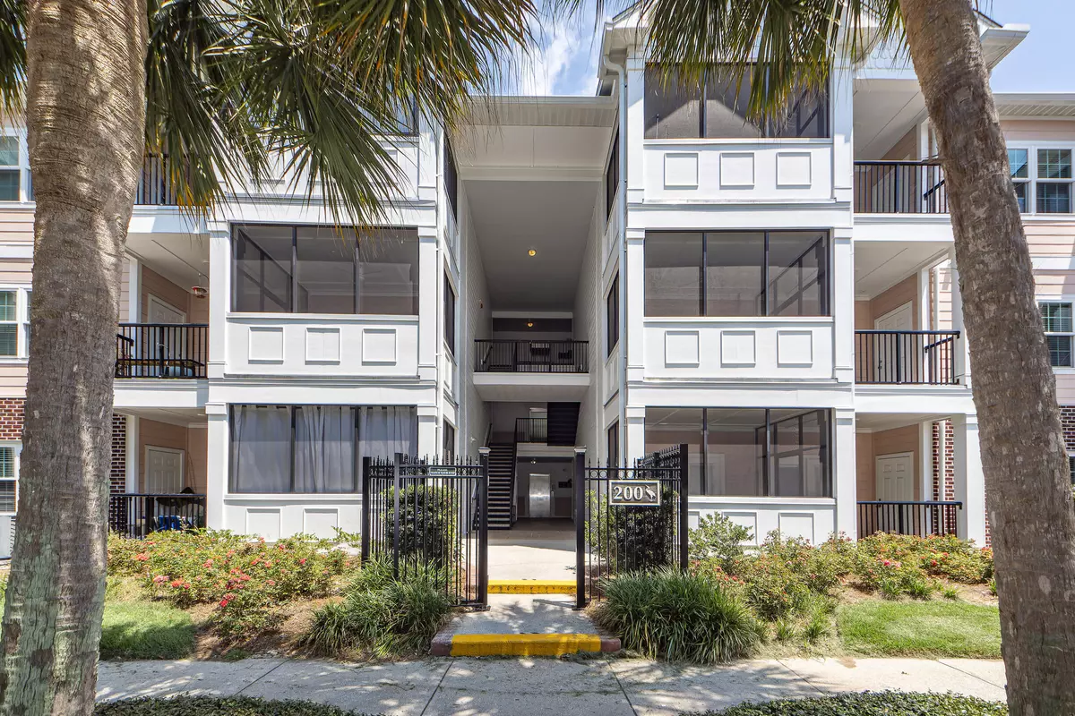 Charleston, SC 29412,1025 Riverland Woods Pl #210