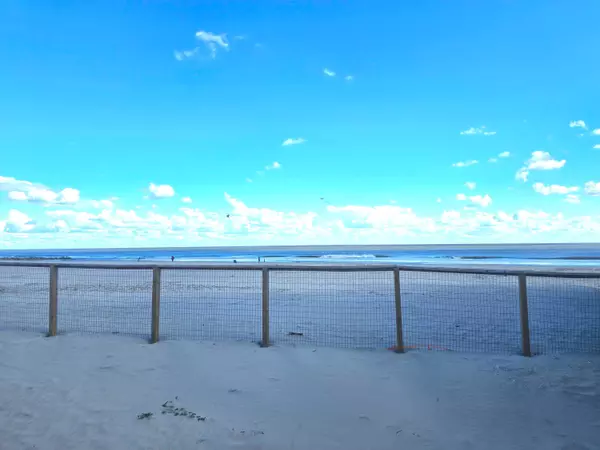 Folly Beach, SC 29439,1217 E Ashley Ave