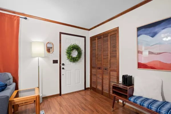 Summerville, SC 29483,708 E Butternut Rd