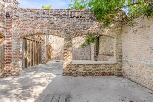 Charleston, SC 29401,80 Ashley Ave