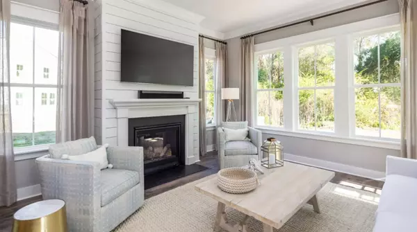 Summerville, SC 29486,223 Witherspoon St