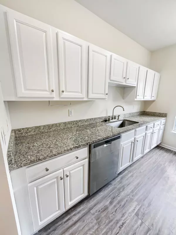 Goose Creek, SC 29445,158 Pine Shadow Dr