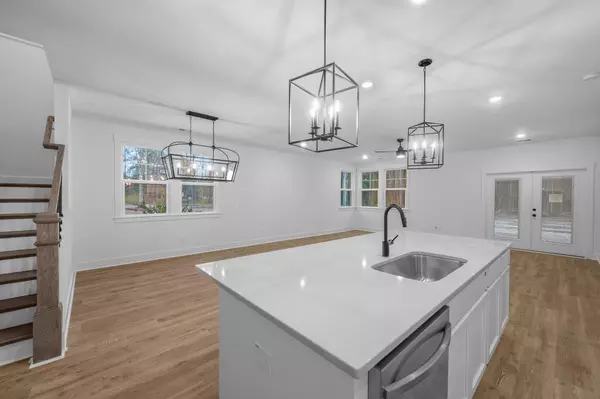 521 Rendezvous Way, Huger, SC 29450