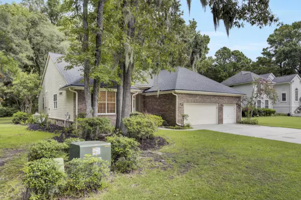 8720 Laurel Grove Ln, North Charleston, SC 29420