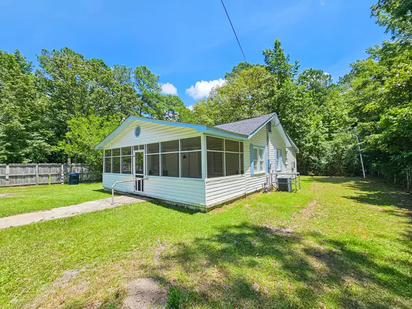 Walterboro, SC 29488,212 Hickory St