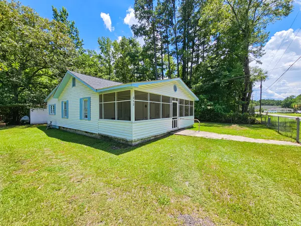 Walterboro, SC 29488,212 Hickory St