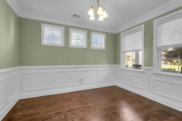 Hollywood, SC 29449,5353 Birdie Ln