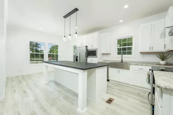 Harleyville, SC 29448,105 Dotson St