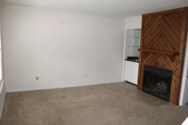 North Charleston, SC 29406,8018 Thelen St