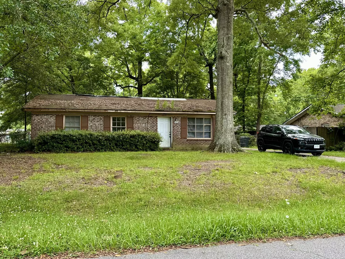 North Charleston, SC 29406,2615 Myrtis Ln