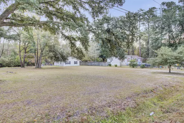 Walterboro, SC 29488,914 Live Oak St