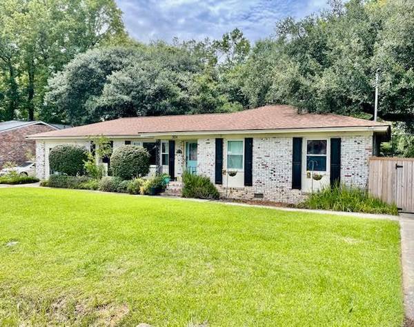 1104 Smithfield Pl, Hanahan, SC 29410