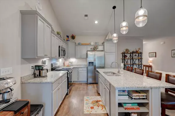 Charleston, SC 29412,1212 Valley Forge Dr