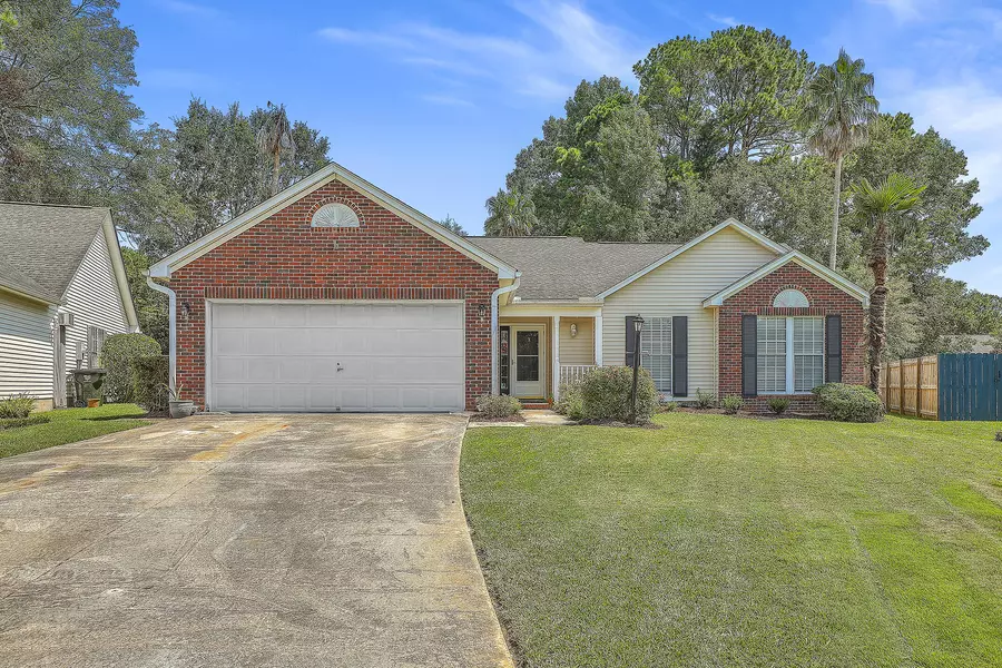 304 Axeminster Ct, Goose Creek, SC 29445