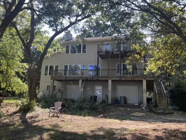 Meggett, SC 29449,5849 Shark Hole Rd