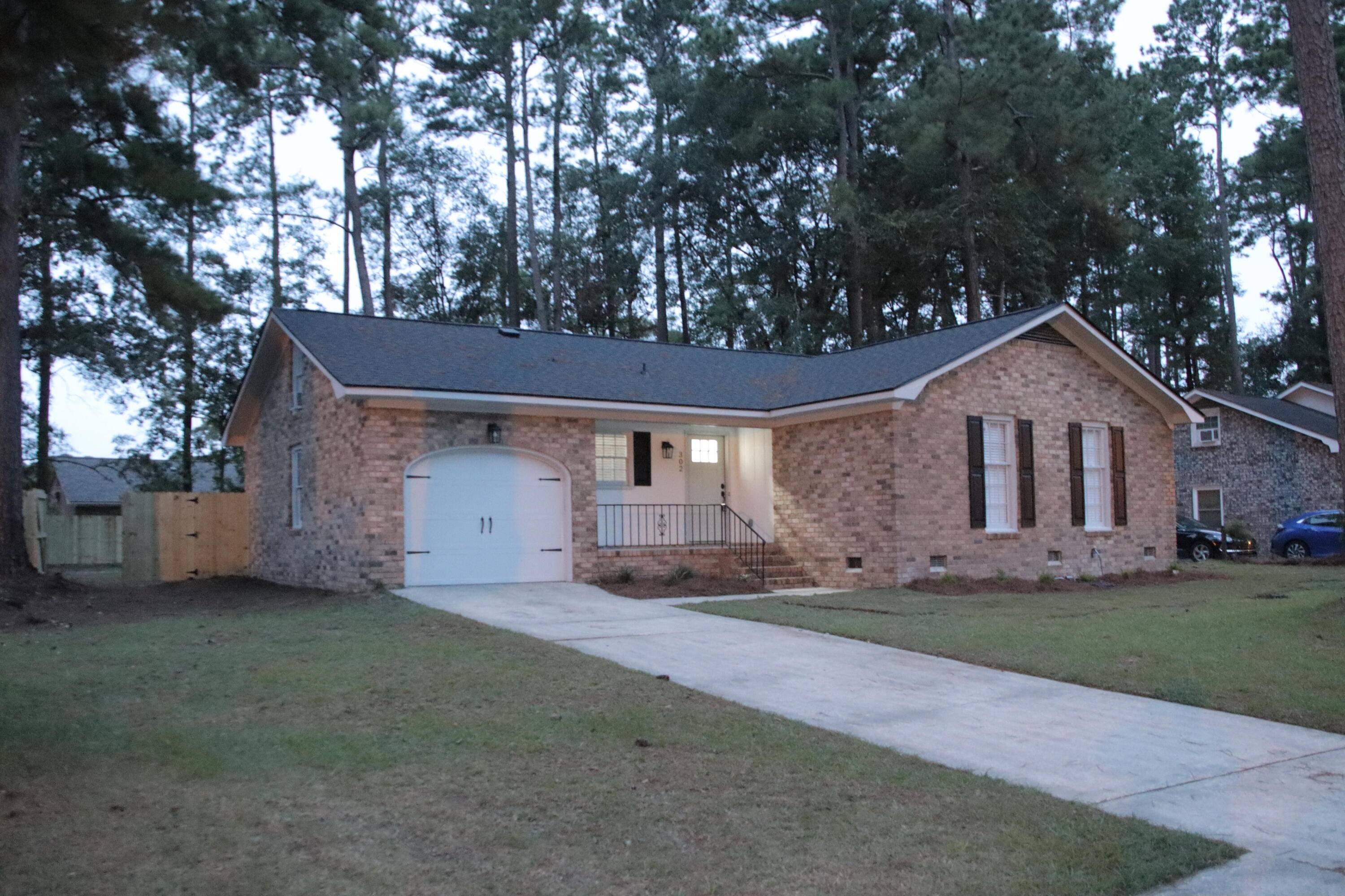 Summerville, SC 29485,302 Summercourt Dr