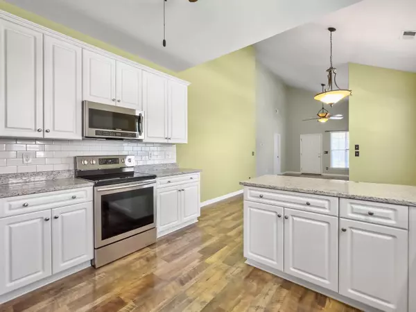 Summerville, SC 29483,301 Foxglove Ave