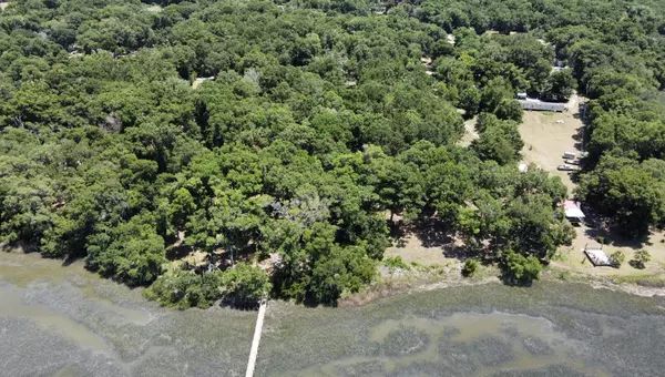 Saint Helena Island, SC 29920,19 Olde Church Rd