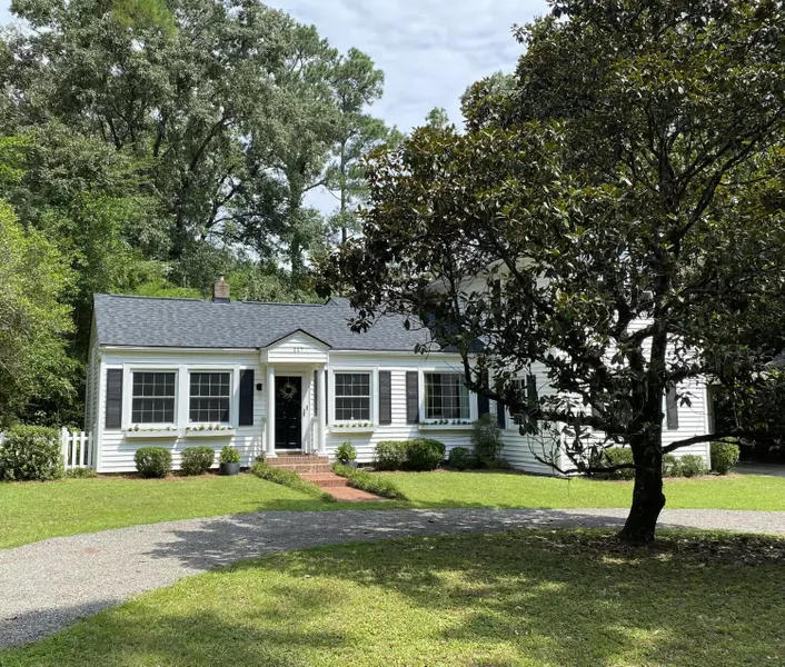 117 Pine Grove Ave, Summerville, SC 29483