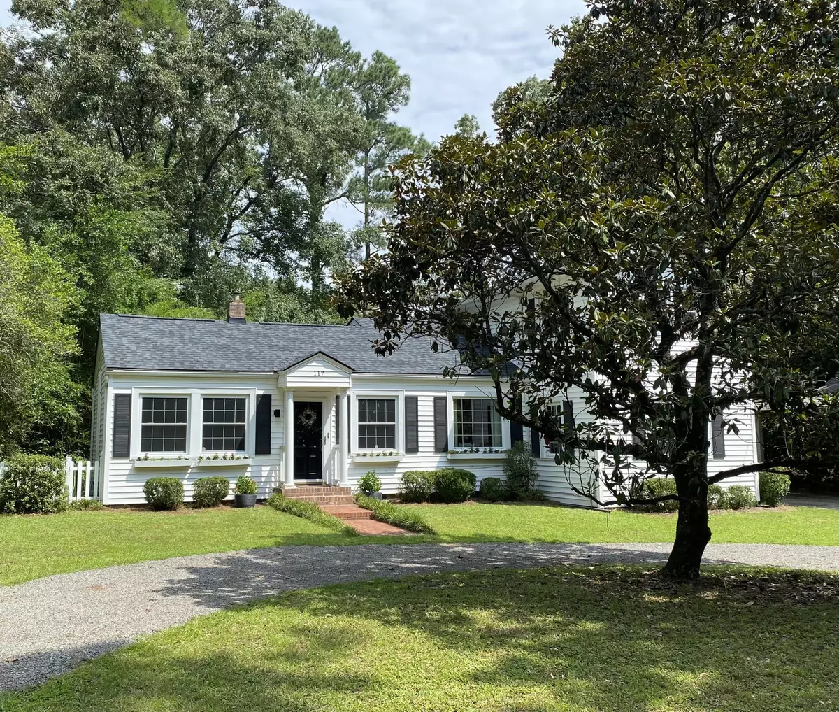 Summerville, SC 29483,117 Pine Grove Ave