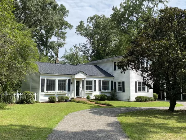 Summerville, SC 29483,117 Pine Grove Ave