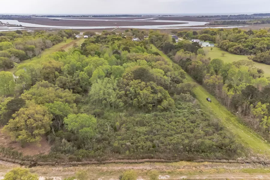 2165 Rosebush Ln, Charleston, SC 29412