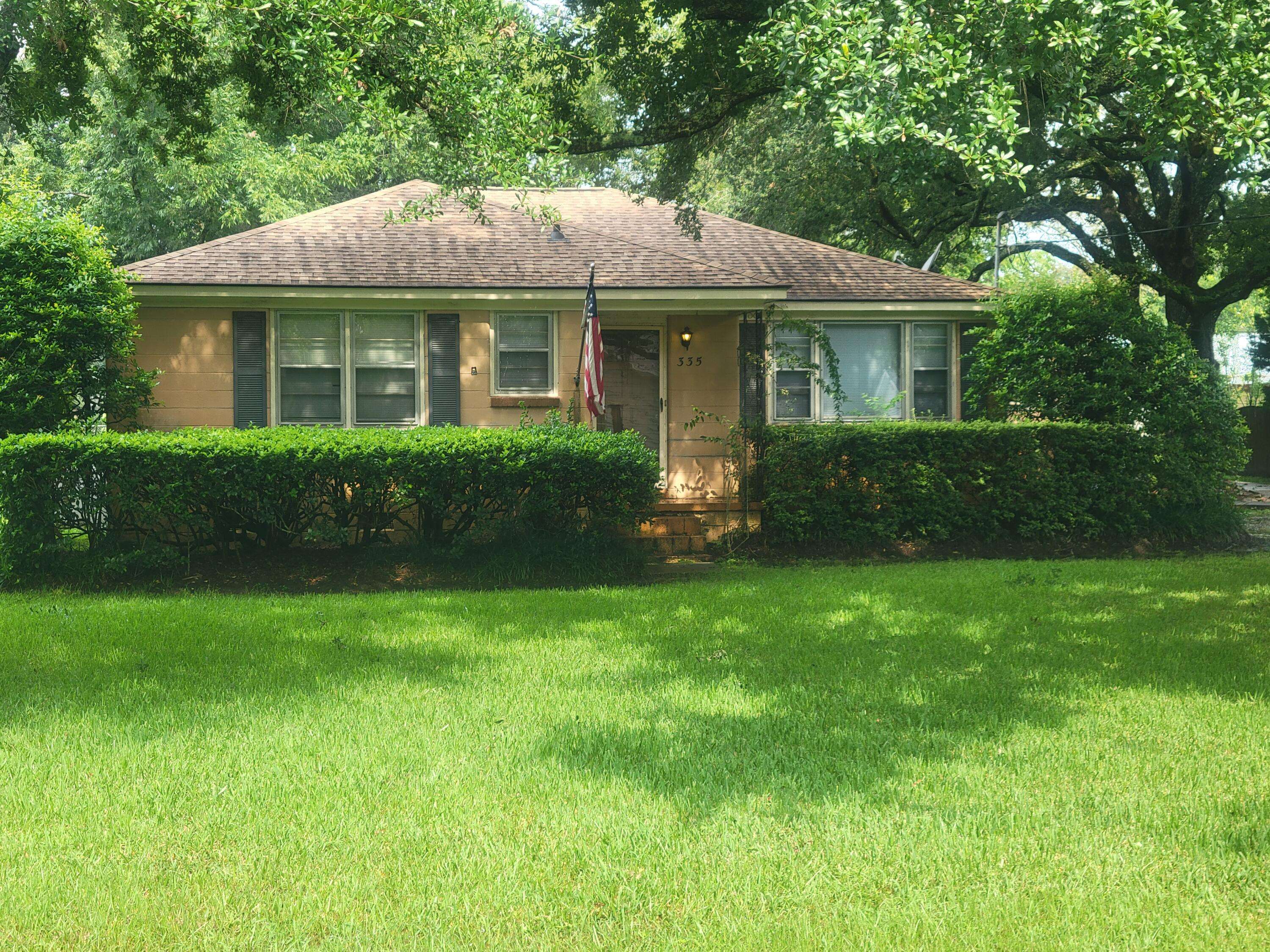 335 Tucker Dr, Charleston, SC 29414