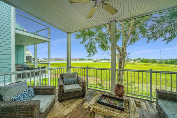 94 W 2nd St, Folly Beach, SC 29439