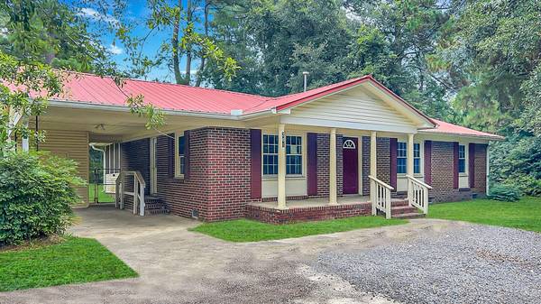 201 Hayden St, Walterboro, SC 29488