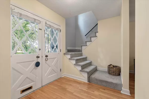 Charleston, SC 29407,1292 Ashley Hall Rd