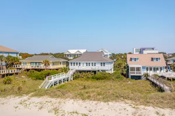 313 E Arctic Ave, Folly Beach, SC 29439