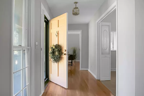 Summerville, SC 29485,104 Ashley River Dr